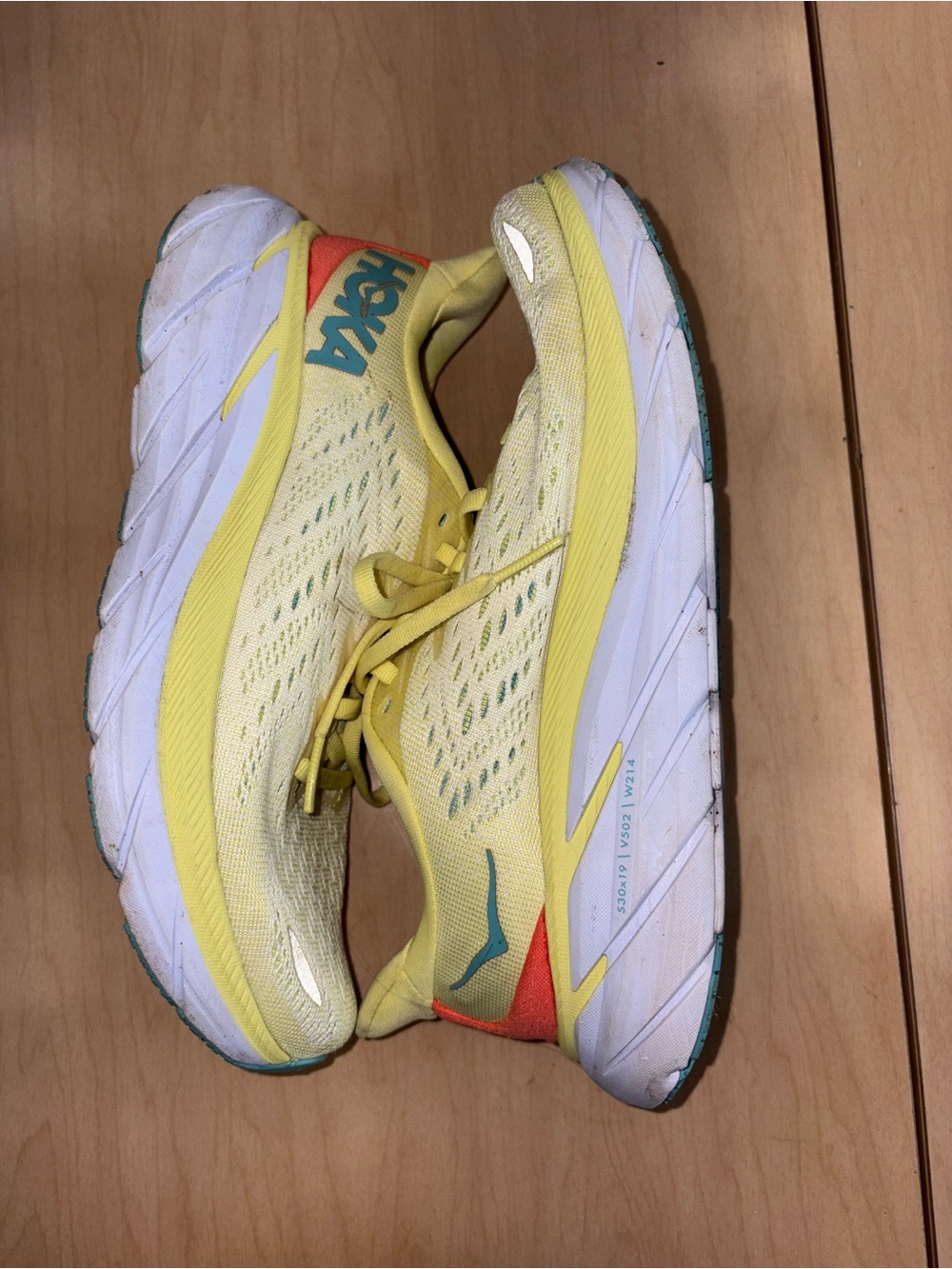 Hoka Clifton 8